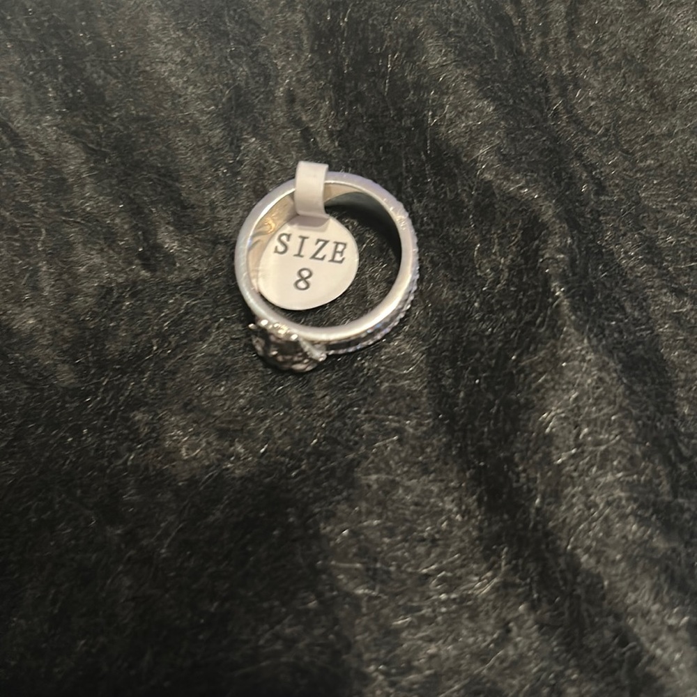 Women ring white gold